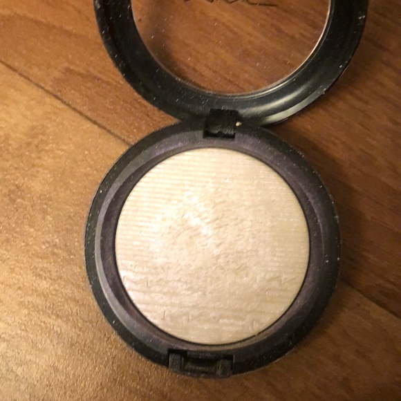 MAC - Picture 3 of 6